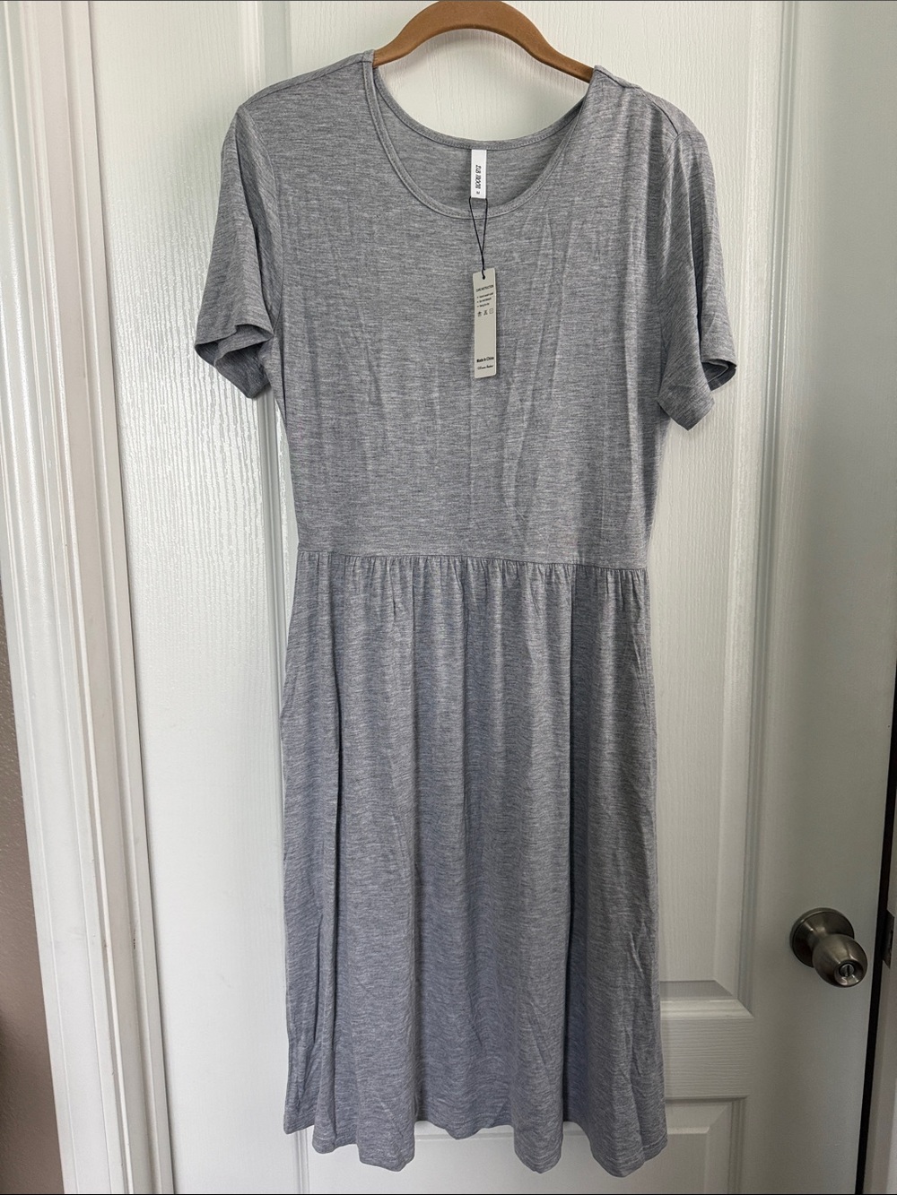 Classic Grey Short-Sleeve Midi Dress with Gathered Waist